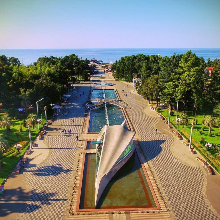 Sister'S Warm Guest House Batumi Eksteriør bilde