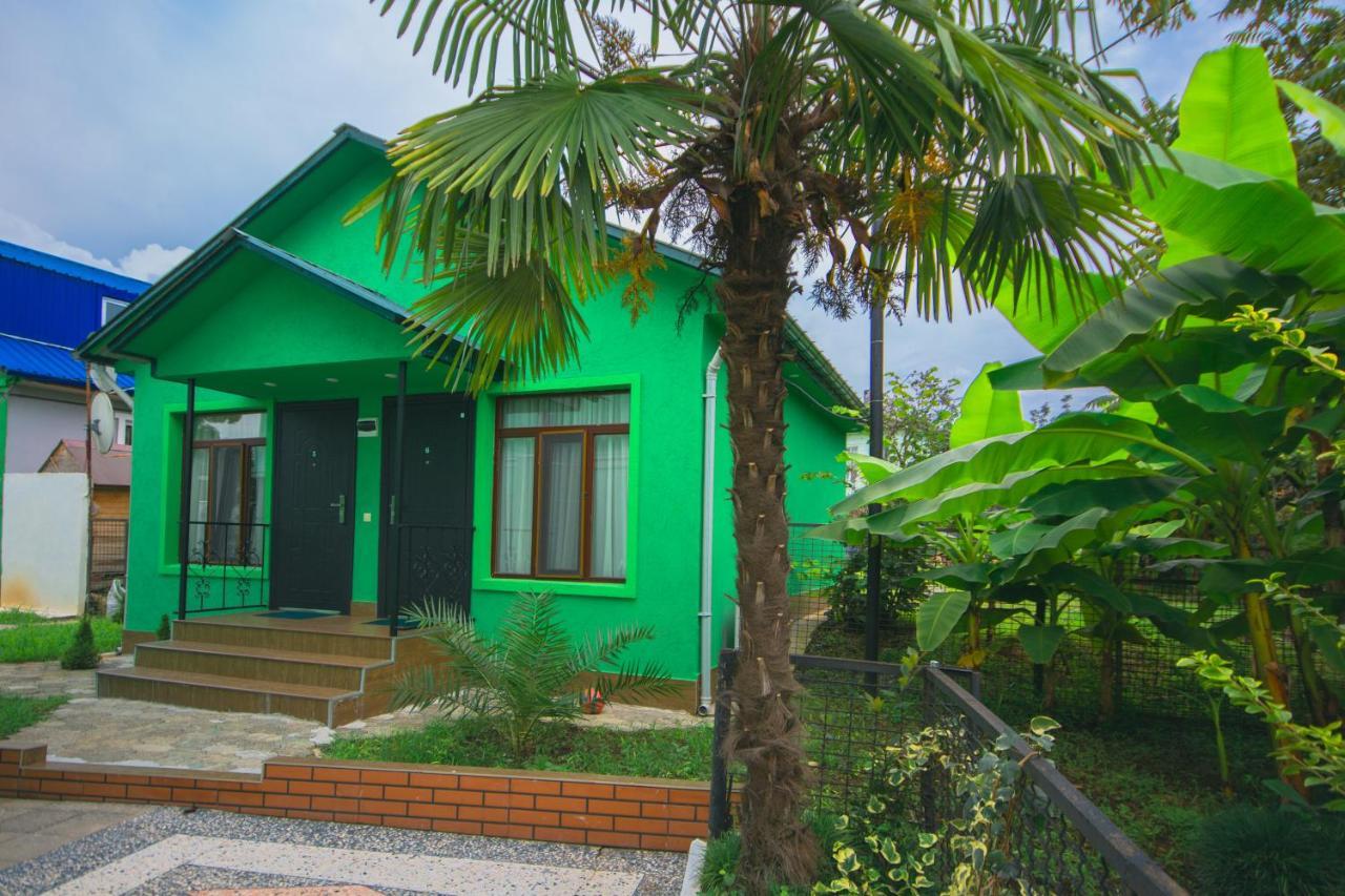 Sister'S Warm Guest House Batumi Eksteriør bilde
