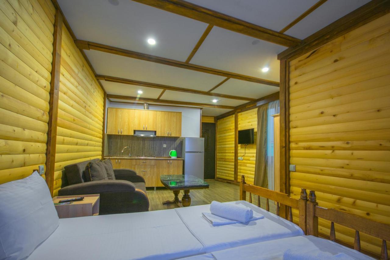 Sister'S Warm Guest House Batumi Eksteriør bilde