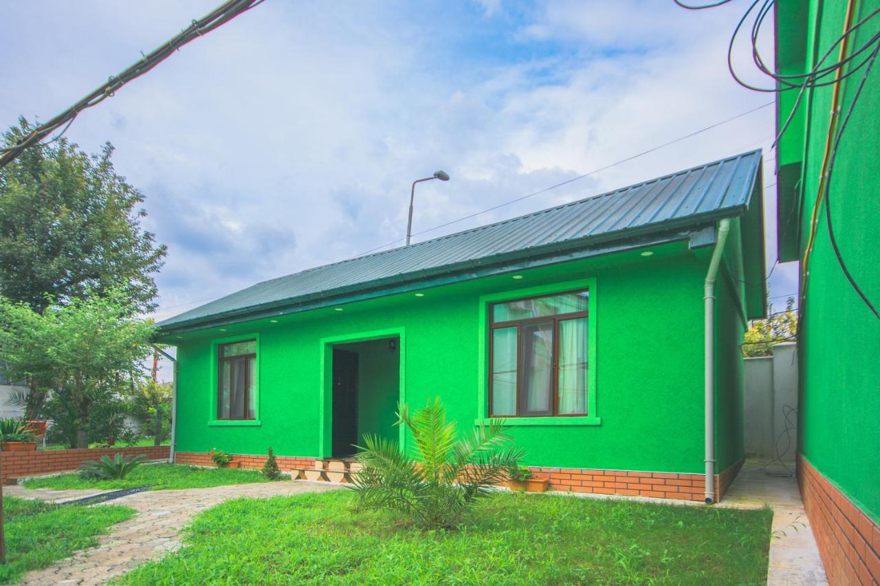 Sister'S Warm Guest House Batumi Eksteriør bilde