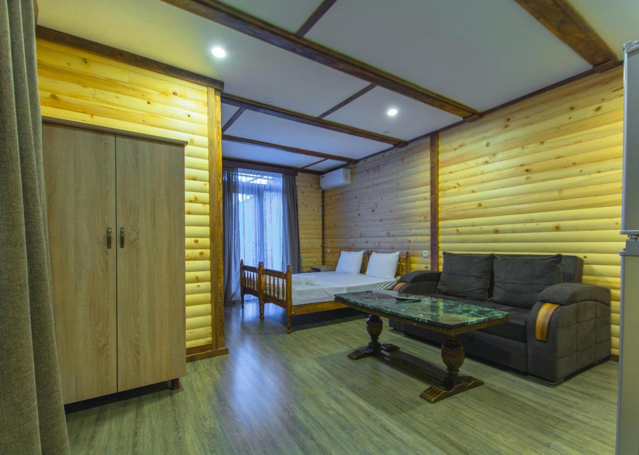Sister'S Warm Guest House Batumi Eksteriør bilde
